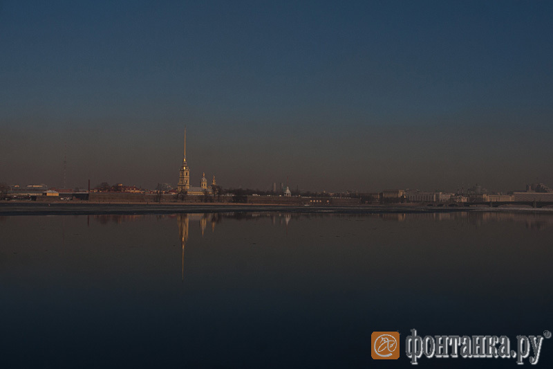 Пыльное марево в центре Петербурга